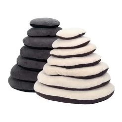 51 Degrees North Sheep Ovales Hundekissen